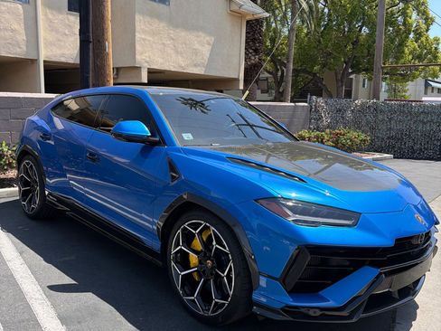 Used 2024 Lamborghini Urus Performante AWD/4WD image 6