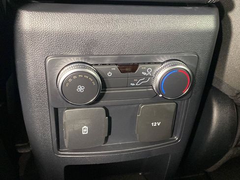 Used 2021 Ford Explorer XLT AWD/4WD image 19