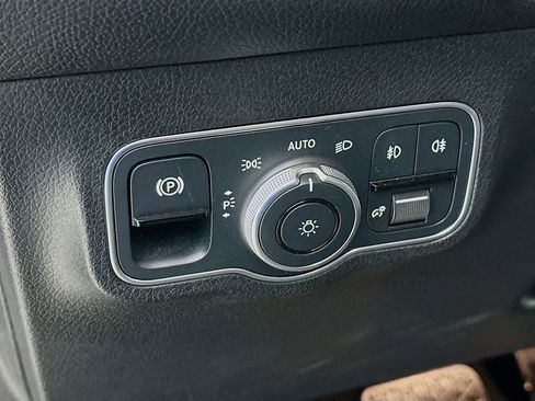 Used 2023 Mercedes-Benz GLB 250 4MATIC image 14