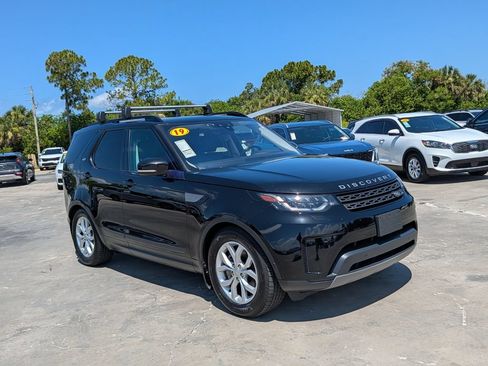 Used 2019 Land Rover Discovery SE AWD/4WD image 2