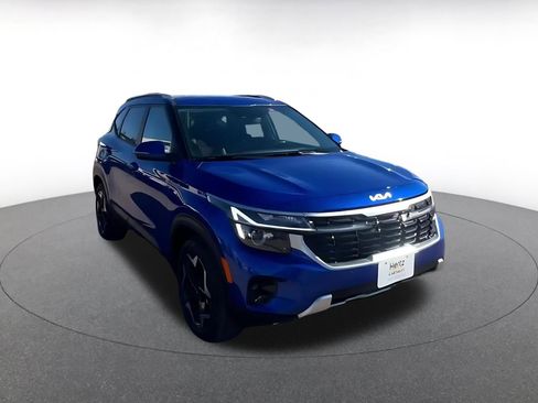 Used 2025 Kia Seltos S image 3