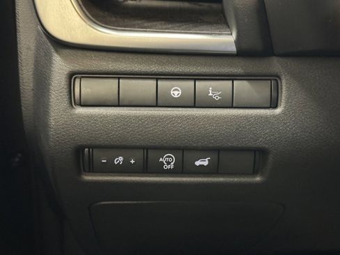 Used 2023 Nissan Rogue Platinum w/ Platinum Premium Package image 17