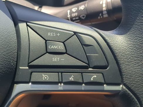 Used 2025 Nissan Altima 2.5 SV FWD image 21