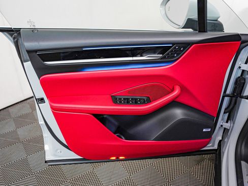 New 2026 Porsche Macan 4S Electric image 24