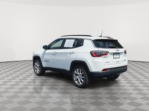 Used 2023 Jeep Compass Latitude AWD/4WD image 6