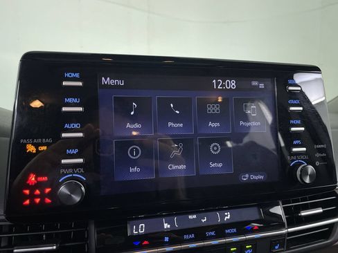 Used 2022 Toyota Sienna XLE FWD image 15