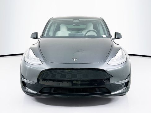 Used 2021 Tesla Model Y Long Range AWD/4WD image 2