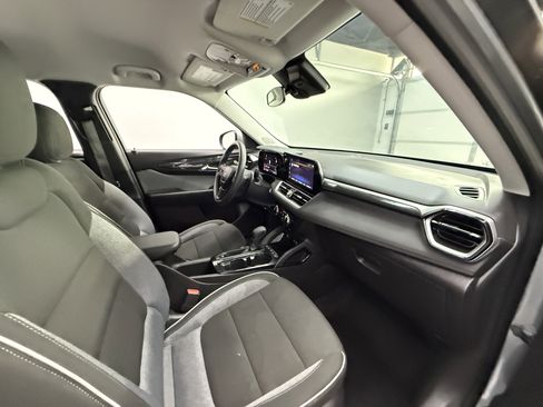 Used 2025 Chevrolet TrailBlazer LT image 21