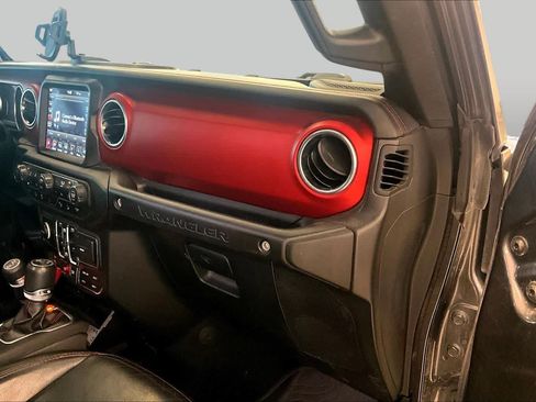 Used 2019 Jeep Wrangler Unlimited Rubicon AWD/4WD image 17