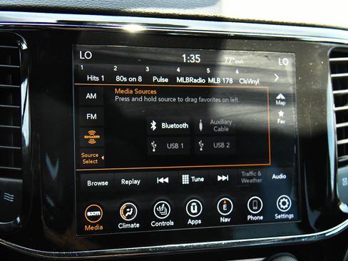 Used 2022 Jeep Grand Cherokee Laredo X AWD/4WD image 26