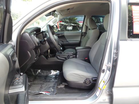 Used 2018 Toyota Tacoma SR w/ SR Convenience Package RWD image 29