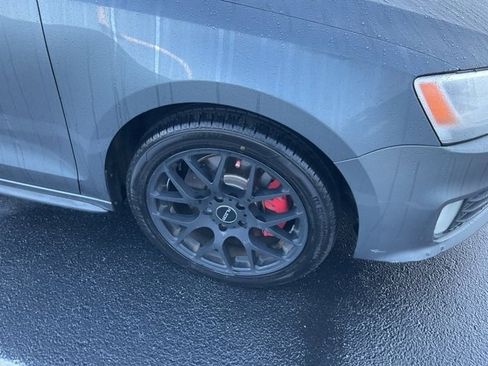 Used 2012 Volkswagen Jetta GLI image 3