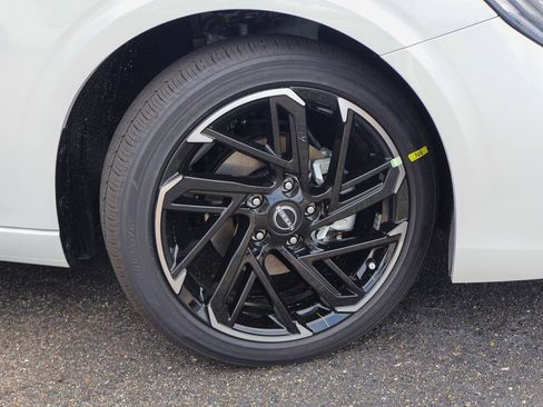 New 2026 Nissan Sentra SR FWD image 18