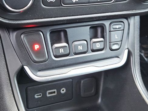 Used 2018 GMC Terrain SLE FWD image 16