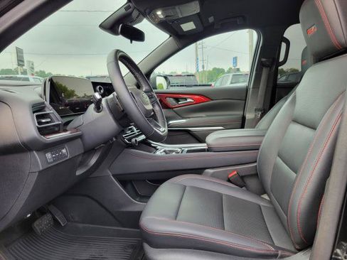 Used 2024 Chevrolet Traverse Z71 w/ LPO, Floor Liner Package AWD/4WD image 8