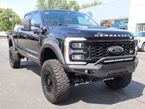 New 2026 Ford F250 Lariat w/ Black Appearance Package AWD/4WD image 2
