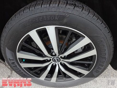 Used 2023 Nissan Pathfinder Platinum AWD/4WD image 25