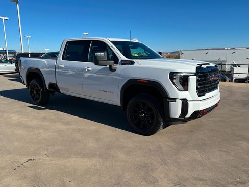 Certified 2025 GMC Sierra 2500 AT4 image 8