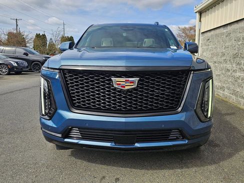Certified 2025 Cadillac Escalade Sport Platinum AWD/4WD image 12
