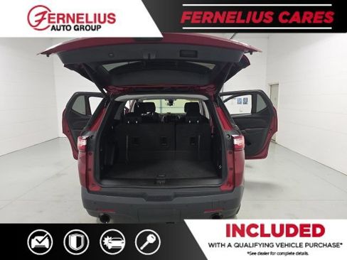 Used 2020 Chevrolet Traverse LT w/ Driver Confidence II Package AWD/4WD image 12