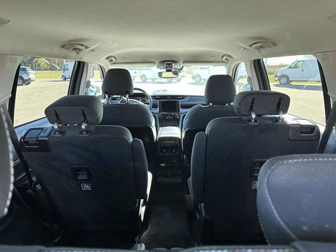 Used 2022 Jeep Grand Cherokee L Laredo w/ Luxury Tech Group I image 8