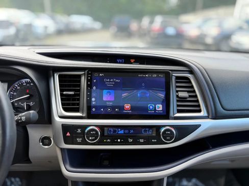 Used 2014 Toyota Highlander XLE AWD/4WD image 22