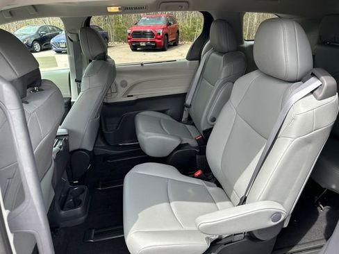 Certified 2023 Toyota Sienna XLE AWD/4WD image 21