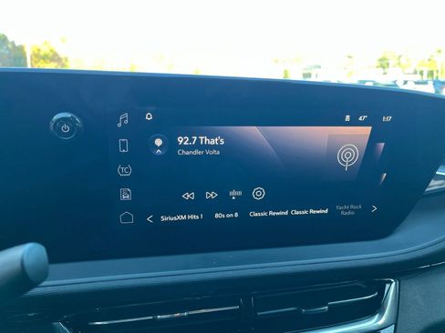 Used 2025 Buick Envista Sport Touring image 21