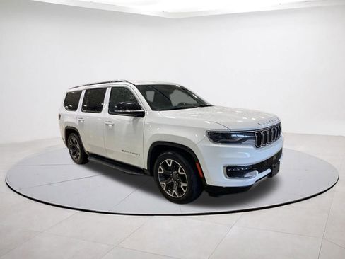 Used 2024 Jeep Wagoneer Series III AWD/4WD image 7