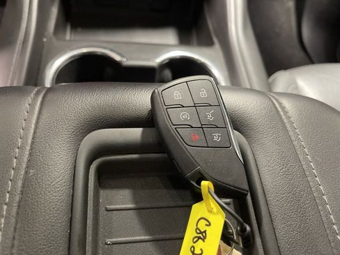 Used 2023 Chevrolet Suburban LT image 32