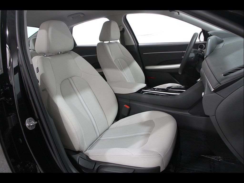 Certified 2023 Hyundai Sonata SEL FWD image 17