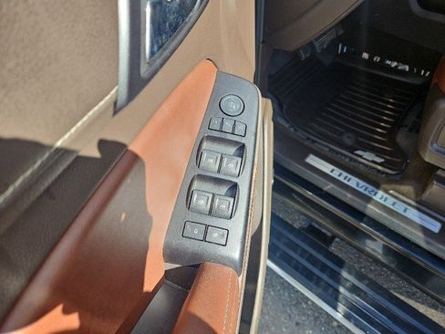 Used 2016 Chevrolet Suburban LTZ image 10