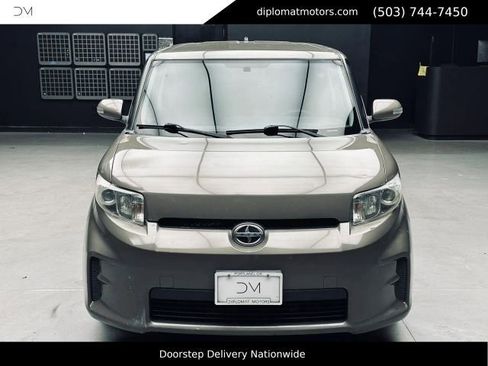 Used 2012 Scion xB FWD image 11