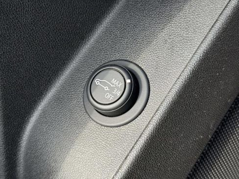 Used 2024 Chevrolet Equinox LT image 18