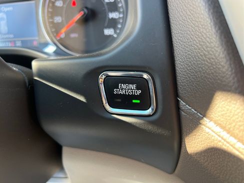 Used 2023 GMC Acadia SLT image 20