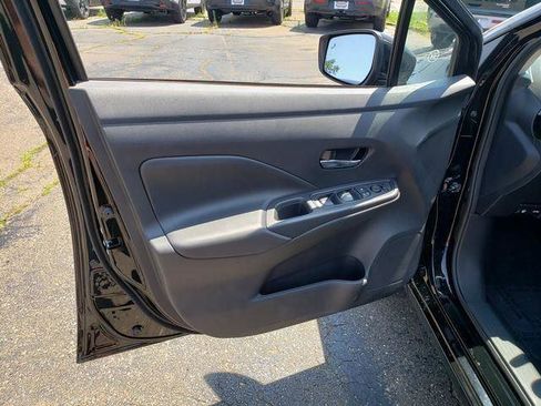 New 2025 Nissan Versa SV w/ Trunk Package FWD image 12