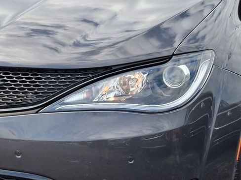 Used 2020 Chrysler Pacifica Touring-L w/ Advanced Safetytec Group AWD/4WD image 12