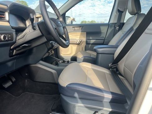 Certified 2025 Ford Maverick Lariat image 4