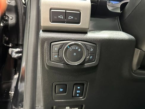 Used 2021 Ford F350 Lariat image 27
