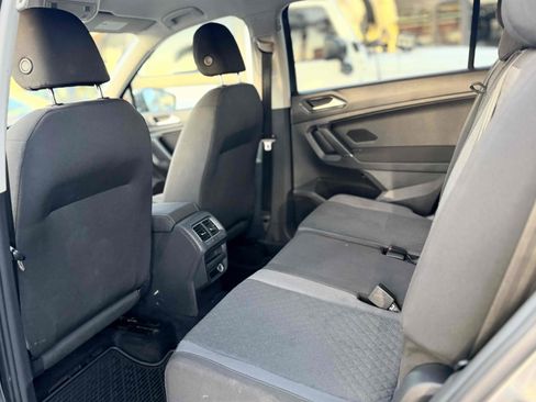 Used 2018 Volkswagen Tiguan S image 22