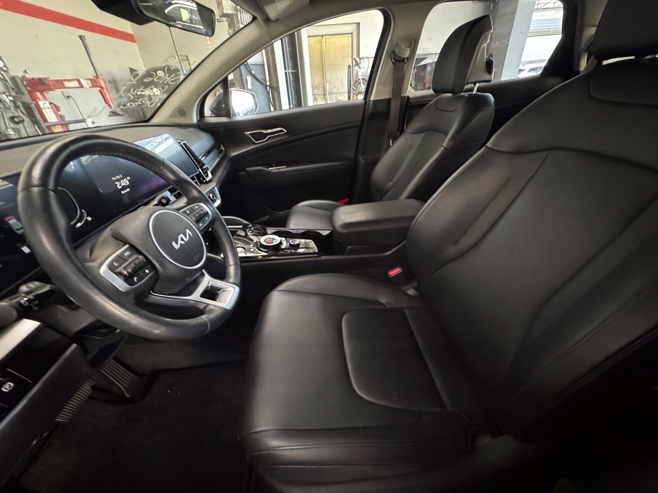 Certified 2023 Kia Sportage EX AWD/4WD image 6