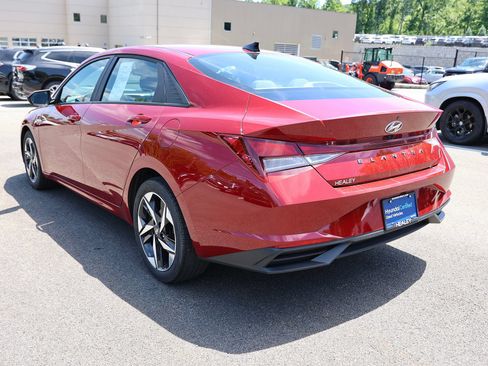 Used 2023 Hyundai Elantra SEL w/ Convenience Package FWD image 5