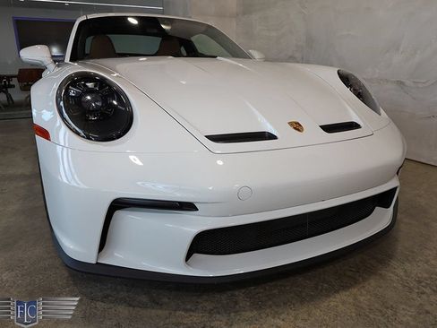 Used 2024 Porsche 911 GT3 RWD image 9
