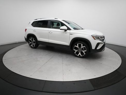 Used 2023 Volkswagen Taos SEL image 13