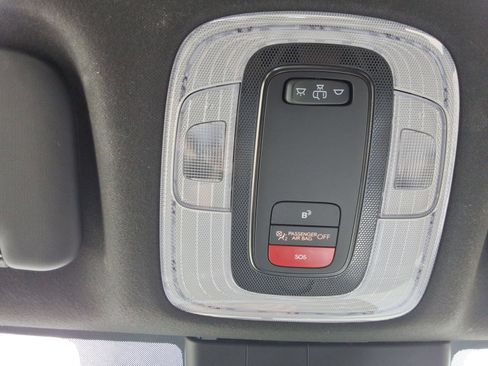 Used 2025 Hyundai Elantra SEL FWD image 20