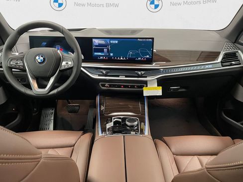 New 2026 BMW X5 xDrive50e image 8