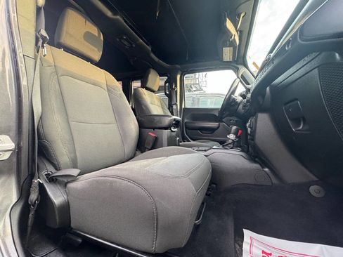 Used 2018 Jeep Wrangler Unlimited Sport S image 21