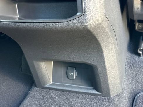 Certified 2023 Volkswagen Atlas Cross Sport SE image 24