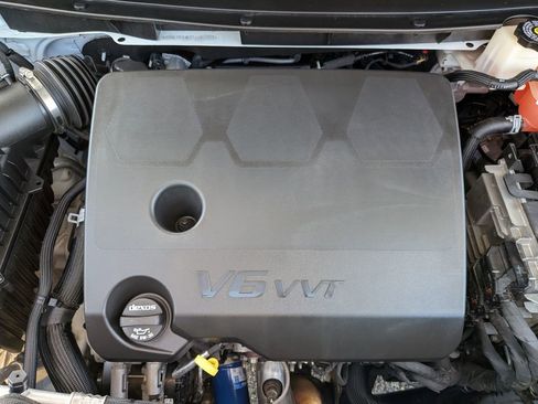 Used 2023 Chevrolet Traverse Premier FWD image 12