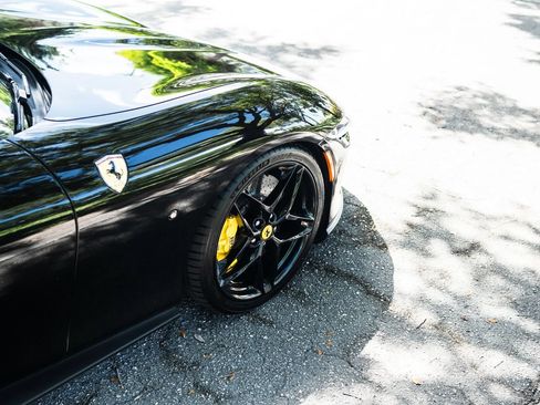 Used 2024 Ferrari Roma RWD image 11